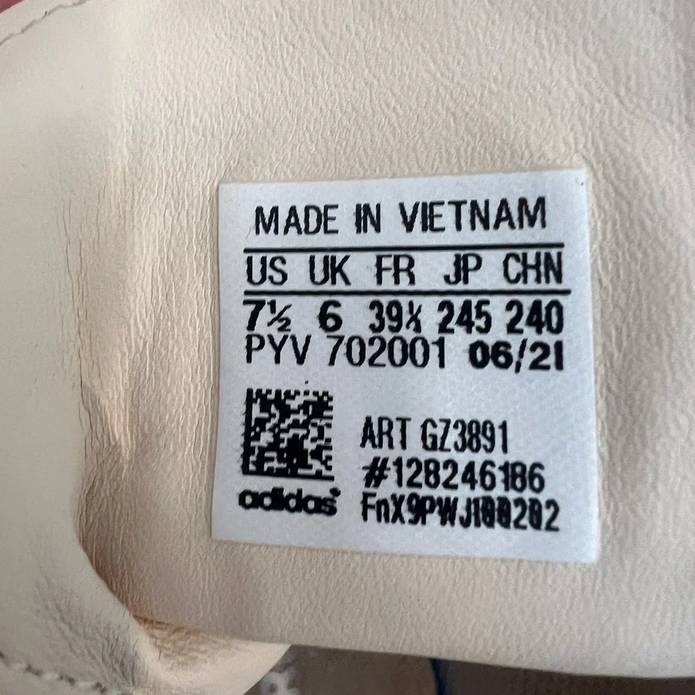 adidas
Super Sleek "Ivy Park" sneakers - Picture 6 of 6